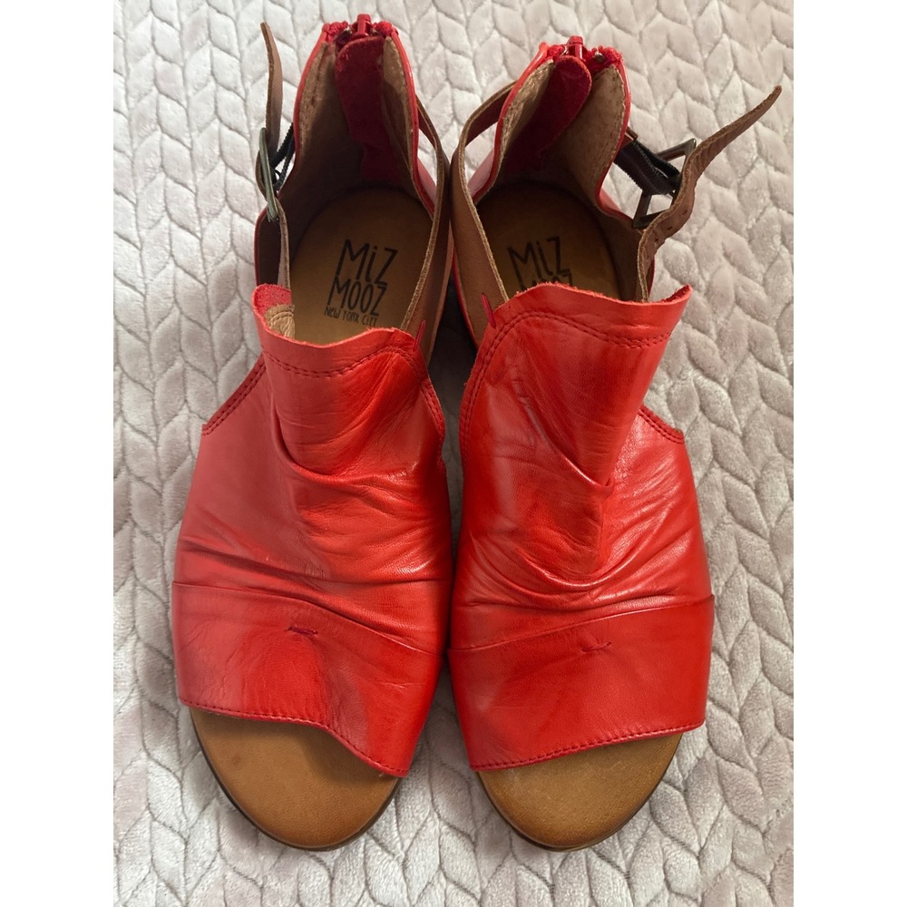 Miz Mooz Dipper Red Leather Ruched Buckle Ankle Strap Sandals Womens 9